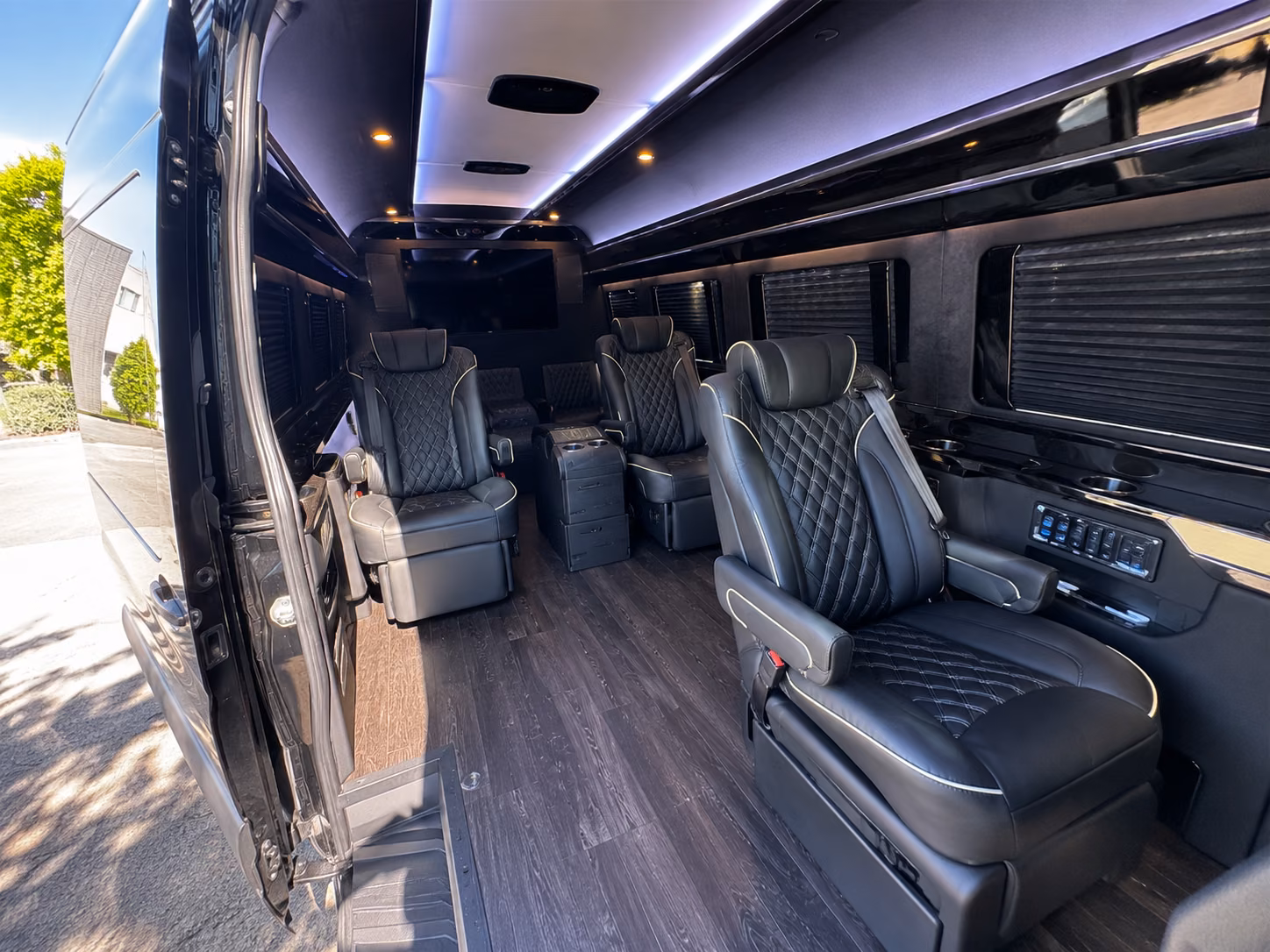 find and book transportation for your next airport transfer 2