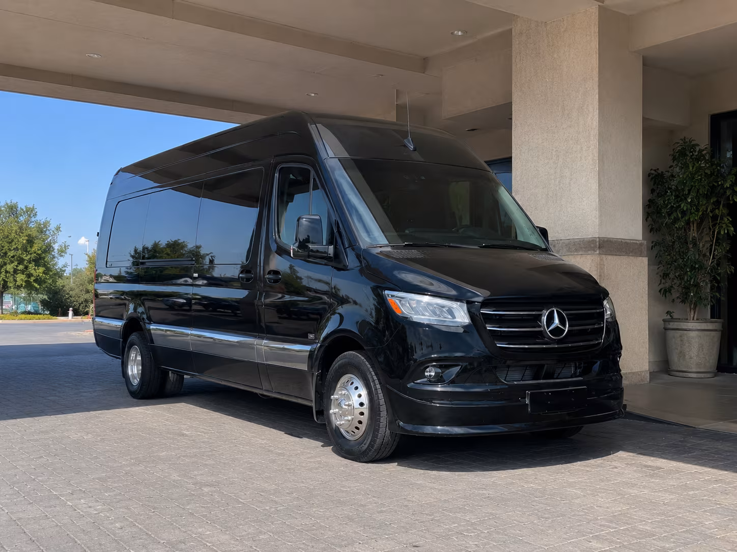 find and book transportation for your next prom 5