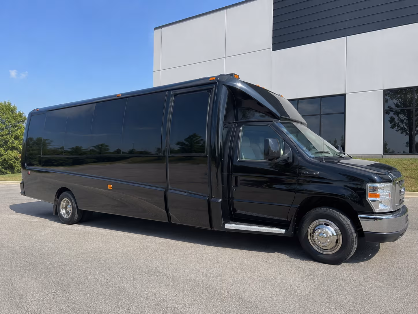 party buses for bachelorette wine tours around longmont and boulder county
