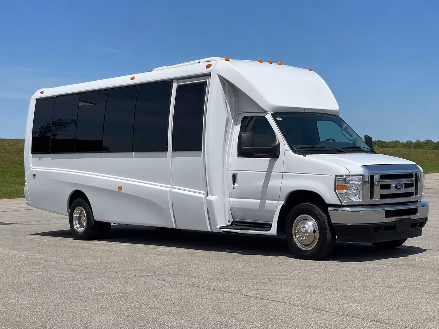 sweet 16 and quinceanera party buses in the longmont area